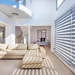 Dias Luxury Villa *