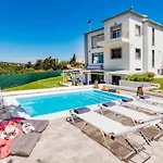 Dias Luxury