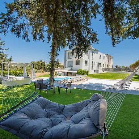 Dias Luxury Villa *