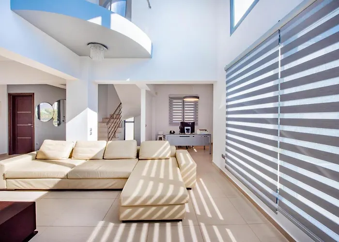 Dias Luxury Villa *