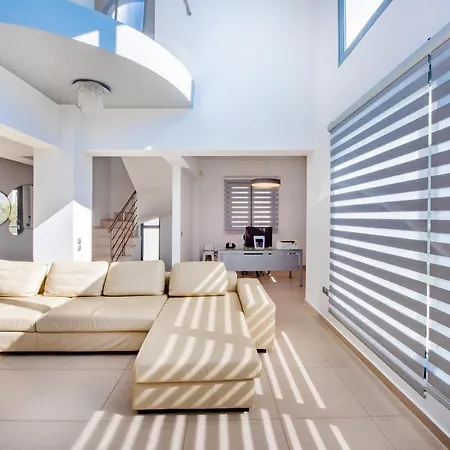 Dias Luxury Villa *